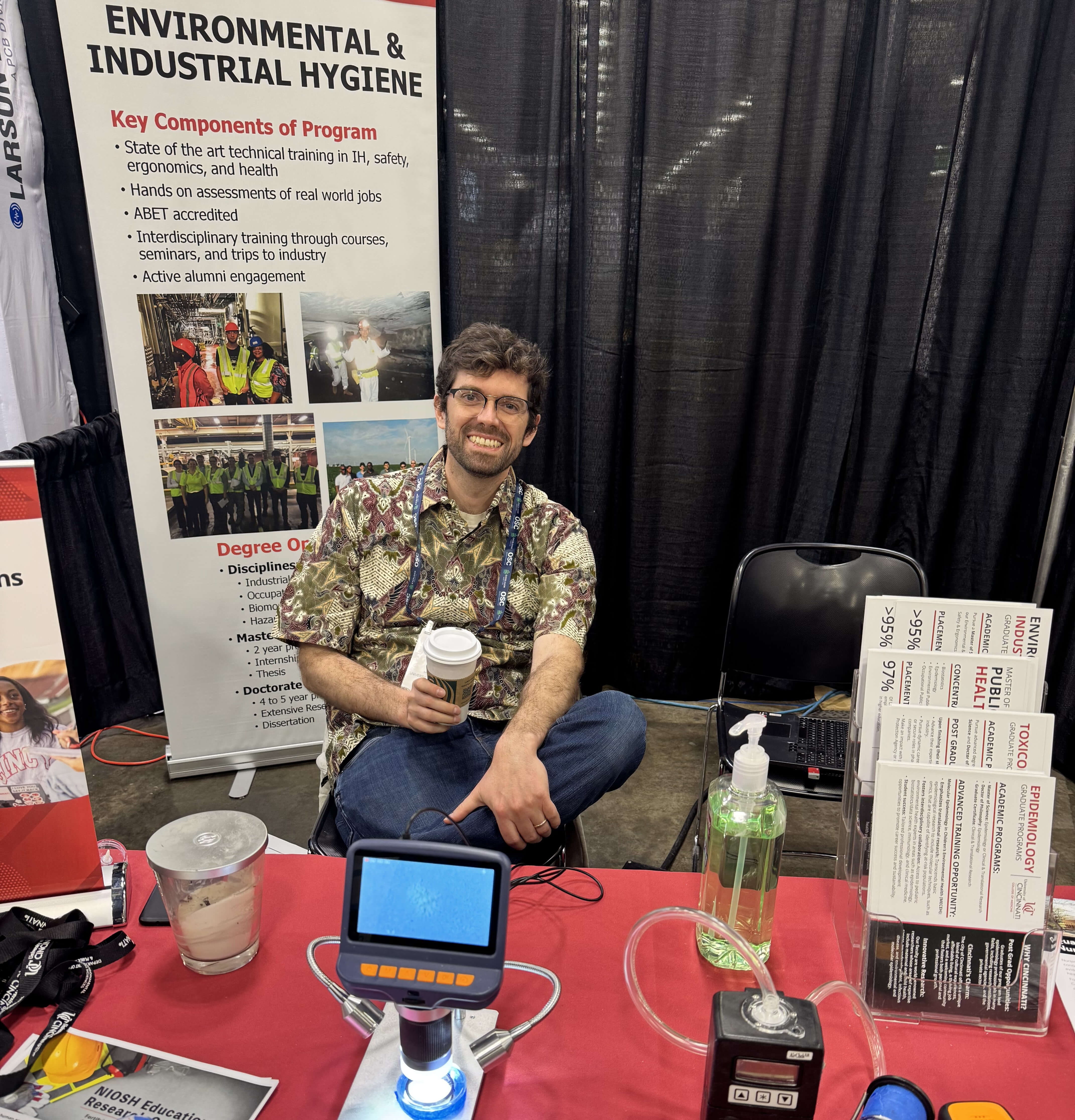 Dr. Justin Morrow displaying microscope demo at the ERC booth